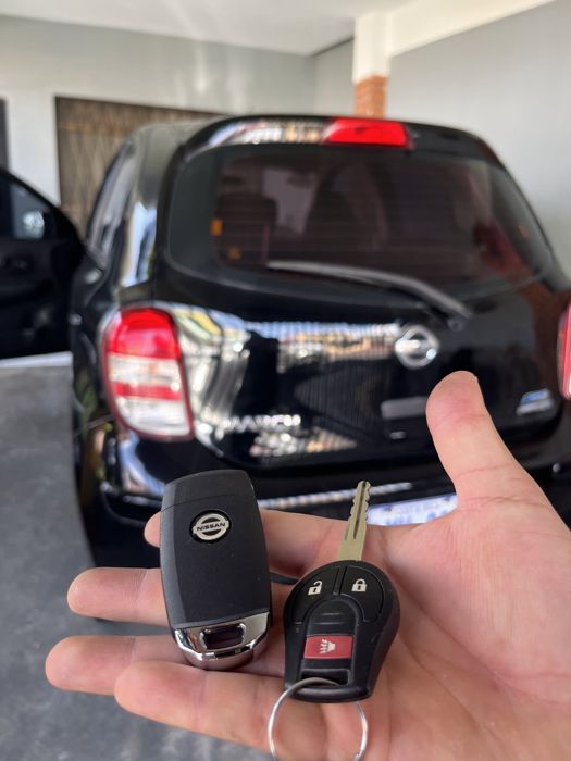 Llaves nuevas entregadas para un Nissan
